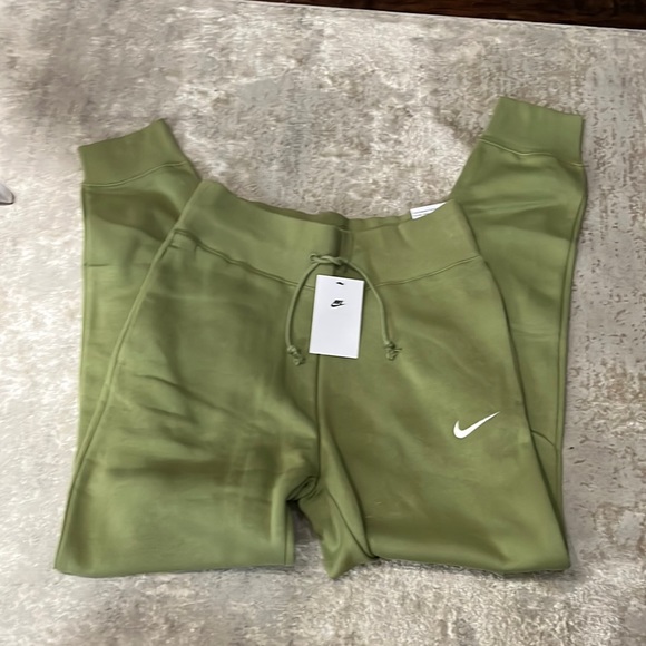 Nike green joggers small - Picture 1 of 3